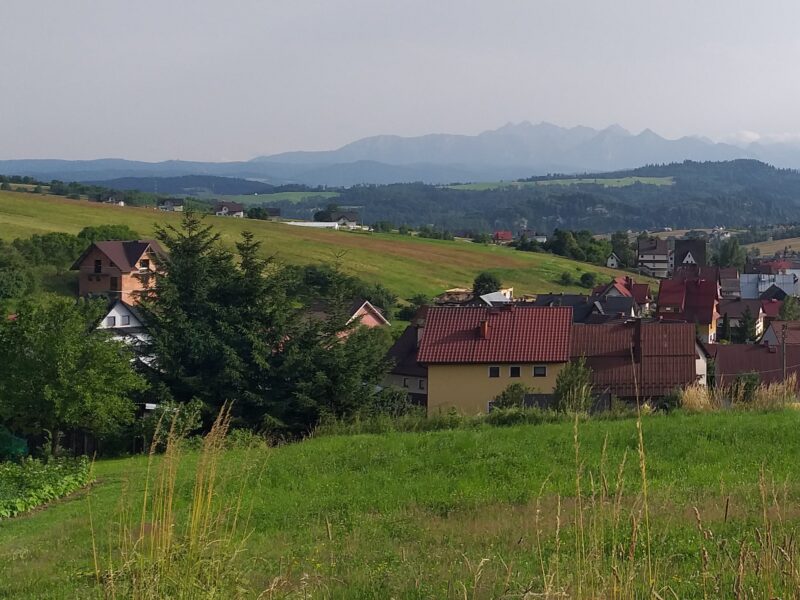 Działka budowlana z panoramicznym widokiem na okolicę i Tatry