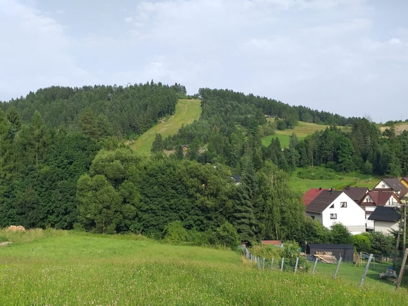 Działka budowlana z panoramicznym widokiem na okolicę i Tatry