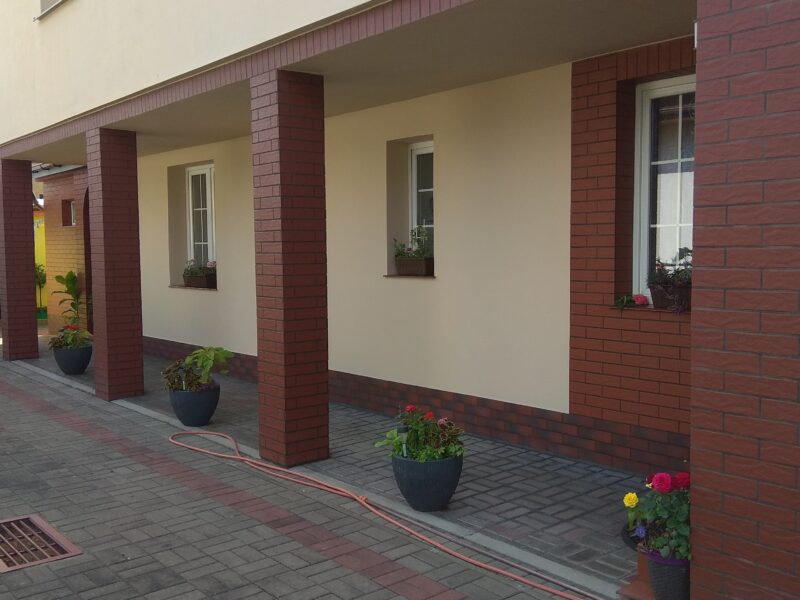 Dom o powierzchni całkowitej 186 m2 z 1993r. na sprzedaż, 500 m od tężni/basenu termalno - solankowego w Ciechocinku