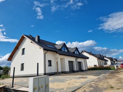 Nowoczesne domy jednorodzinne w zabudowie bliźniaczej