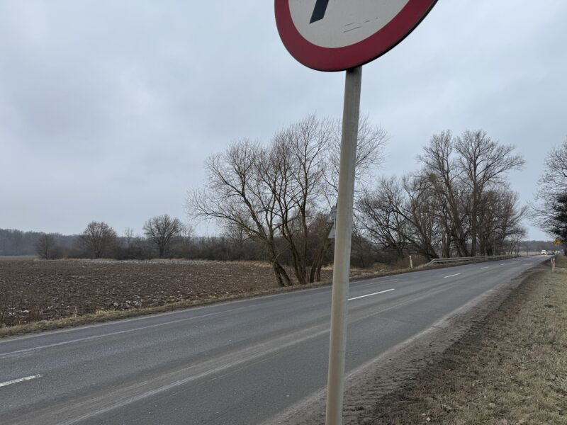 Syndyk sprzeda 1/2 udziału w prawie własności własności nieruchomości gruntowej