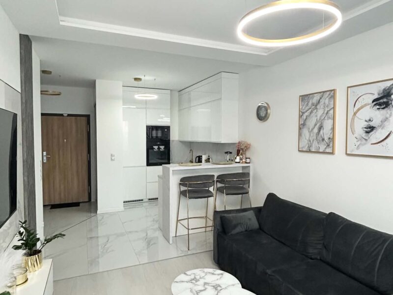 2-pokojowe mieszkanie do wynajęcia (45m2)+ ogródek (30m2)- Budki Szczęśliwickie, Warszawa (Włochy)